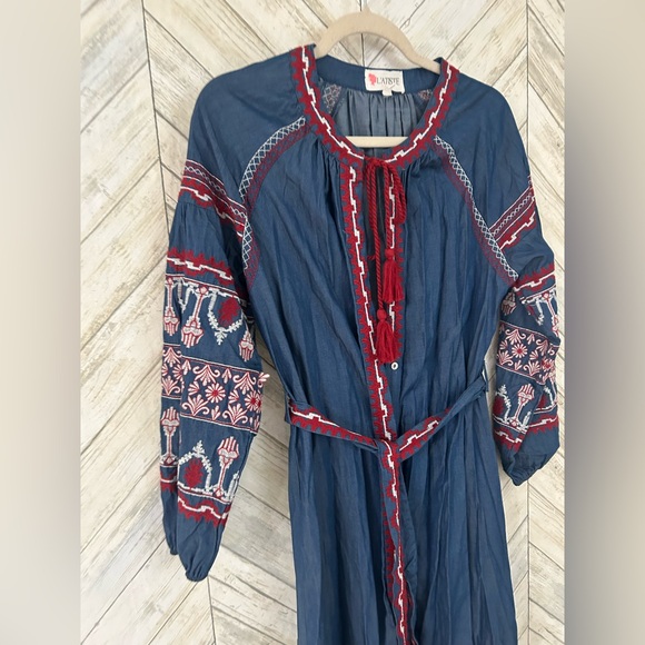 Latiste embroidered chambray maxi dress with side slits - Picture 3 of 11